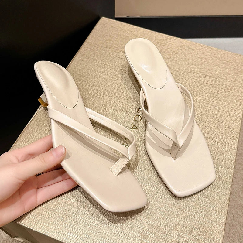 Women’s Low Heel Toe Post Slide Sandals with Square Heel and Narrow Strap