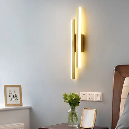 BowLift Modern LED Wall Lamp – Black & Gold Acrylic Accent Light for Elegant Room Décor
