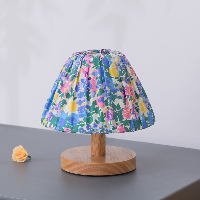 BowLift Modern Minimalist Iron Flower-Shape Table Lamp – One-Light Creative Design