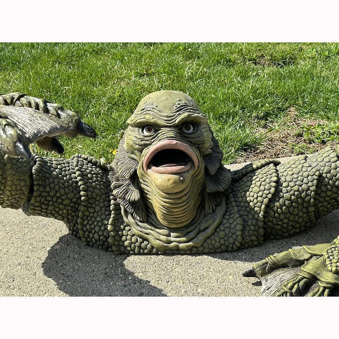 LZINA™ | Kreatur The Black Lagoon Grab sculptures Figure Garden building Outdoor ornaments Monster Statue Man Halloween Decoration