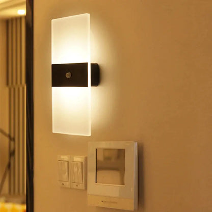 BowLift Éclatante — Premium Touch Panel Wall Light, USB Rechargeable