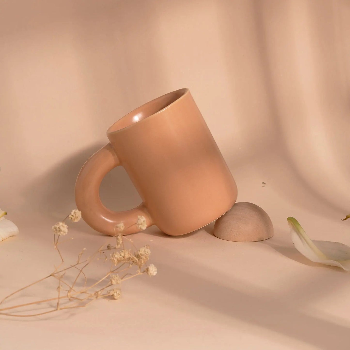 BowLift | Simple solid ceramic mugs