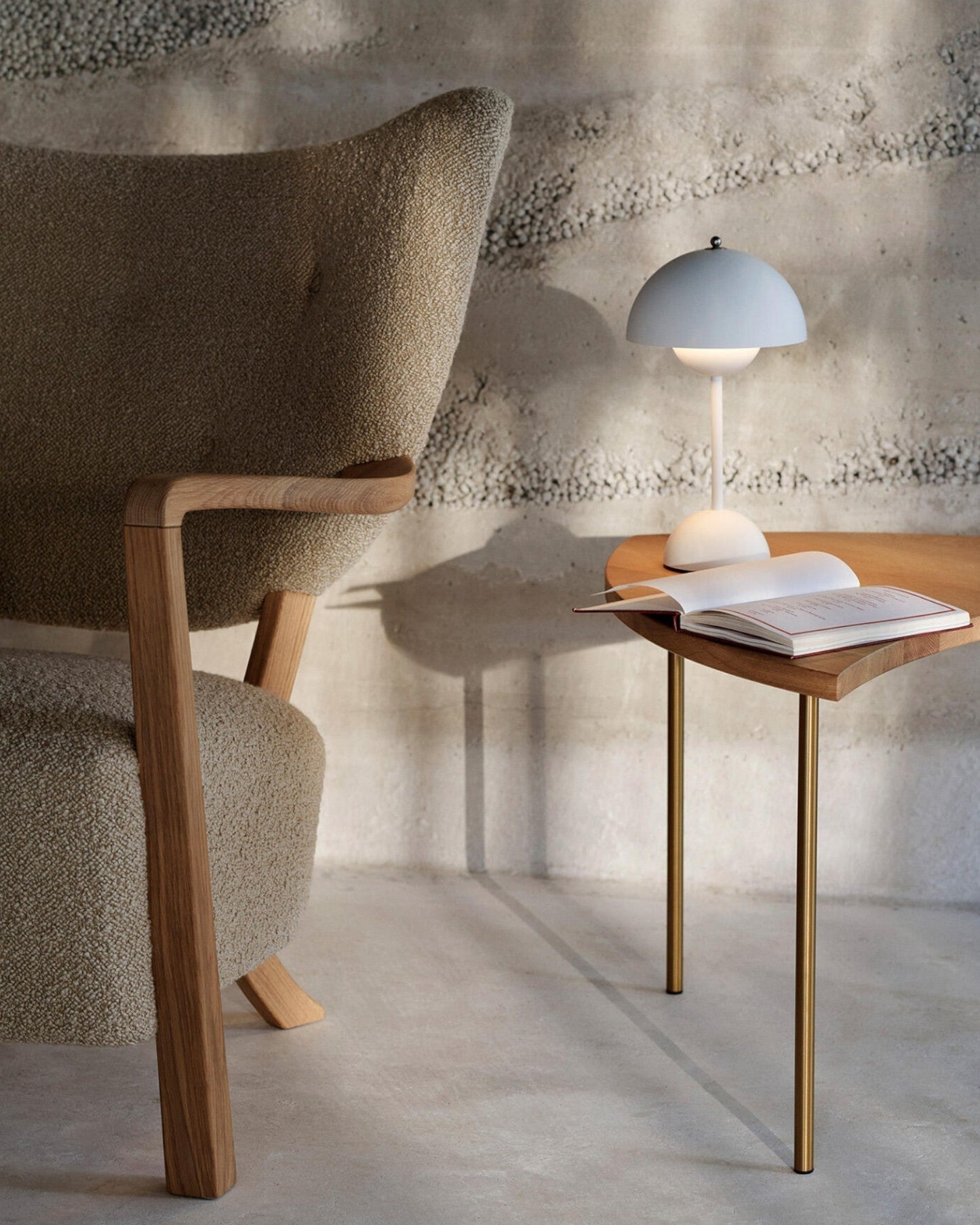 BowLift NordLight LED Table Lamp – Sleek Scandinavian Design, Dimmable and Eco-Friendly Metal Construction