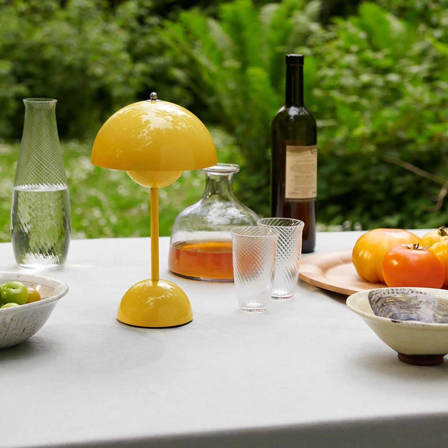 BowLift Lunaire LED Table Lamp for a Sleek, Modern Ambience
