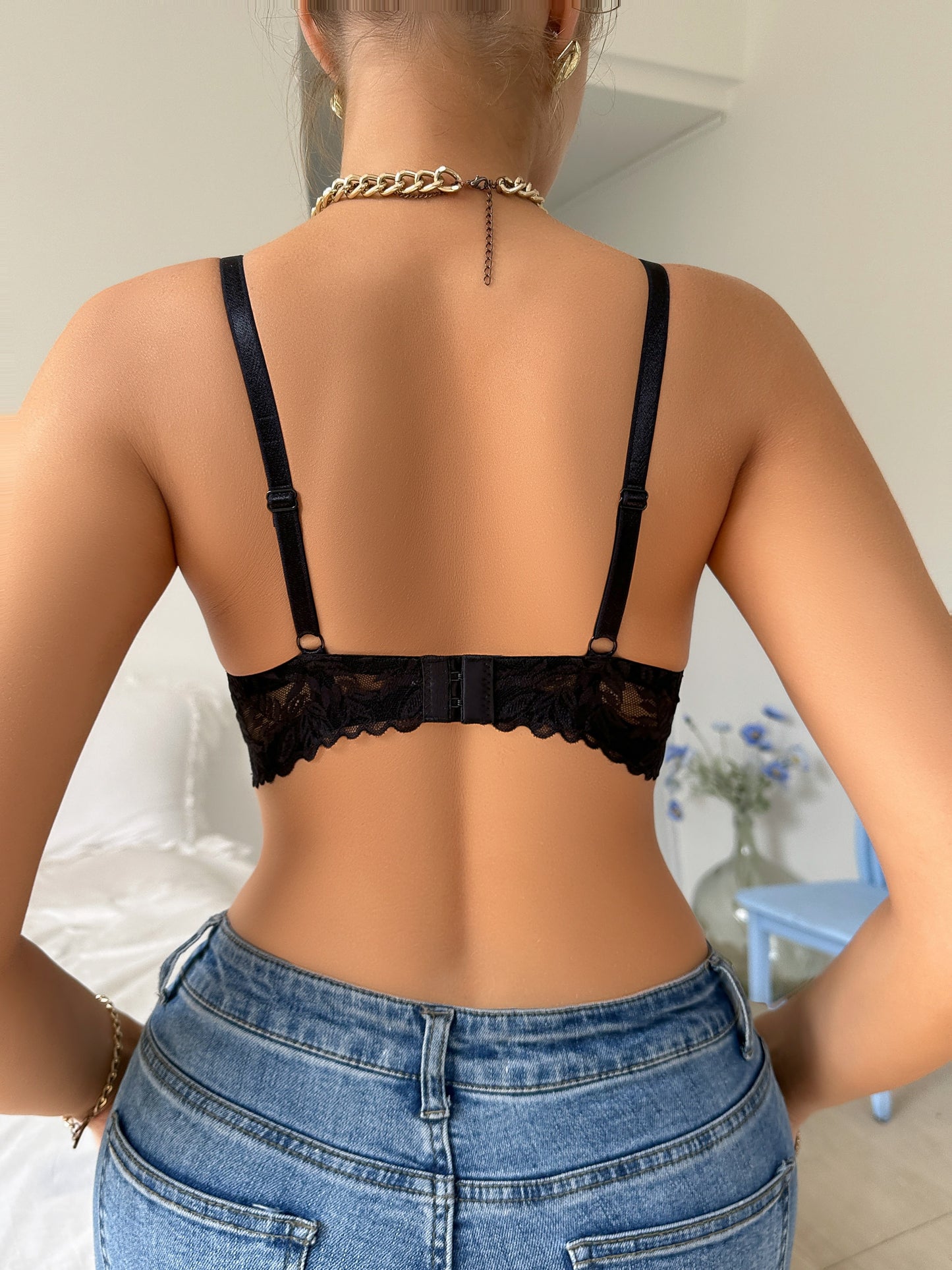 Lace Bra, Underwire Bra & Padded Bra – Floral Lace Everyday Design with Non-Removable Padding, Adjustable Straps, Scalloped Trim & Polyamide Knit