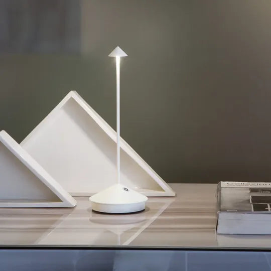 BowLift Spikelight™: Waterproof, Dimmable Wired Lighting for Indoor and Outdoor Use