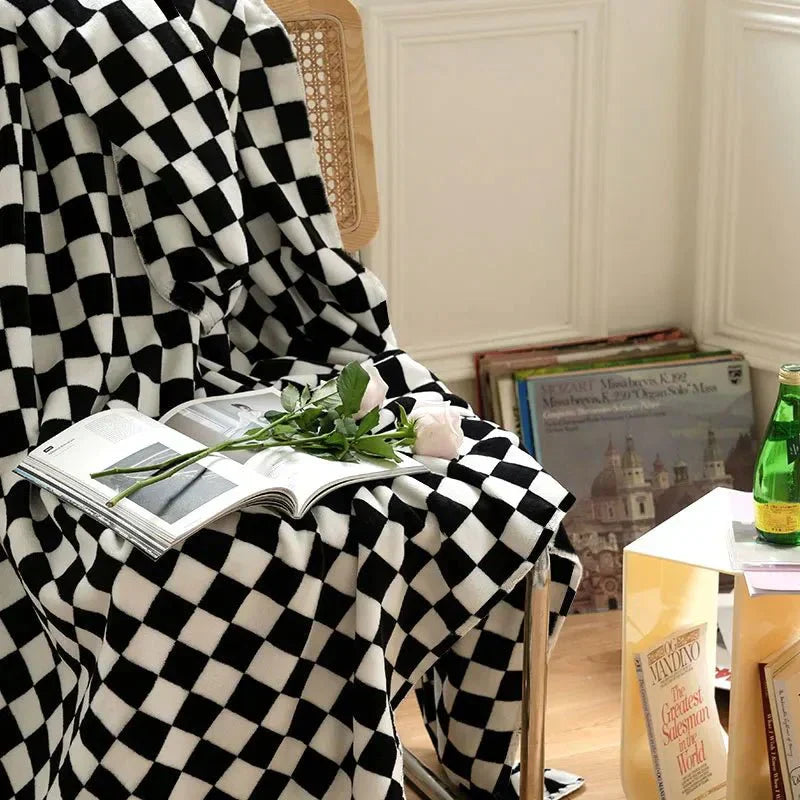 BowLift | Classic Checkered Pattern Sofa Blanket