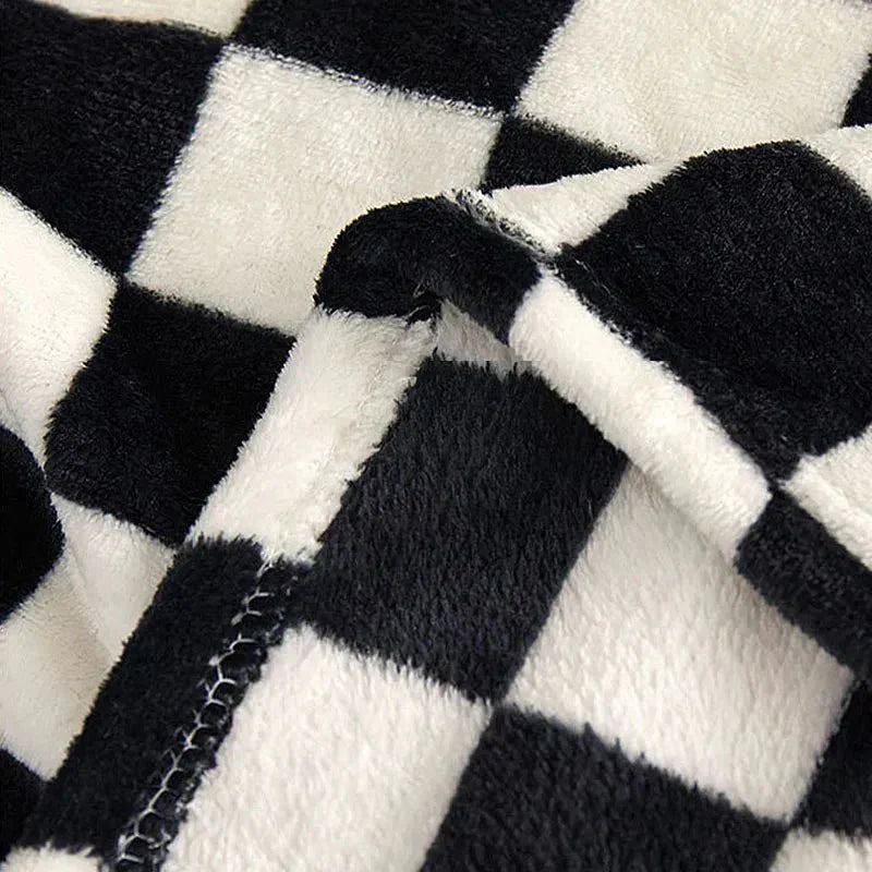 BowLift | Classic Checkered Pattern Sofa Blanket