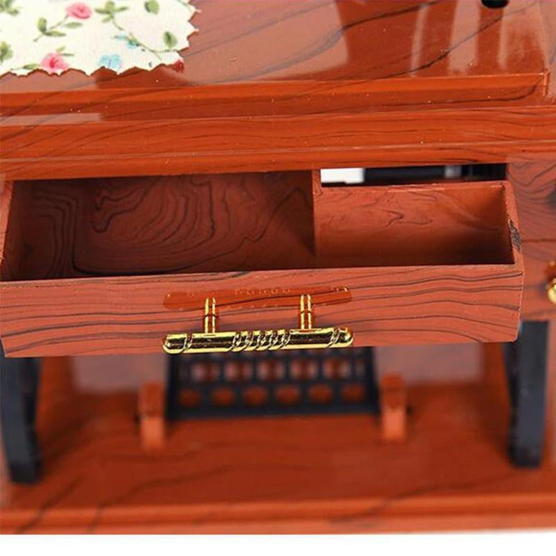 LZINA™ | Mini Craft Retro Sewing Machine Decor