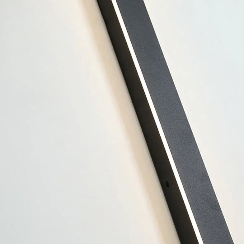 LZINA™ | Linear black minimalist LED outdoor wall light