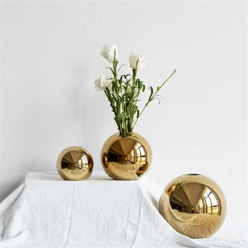 LZINA™ | Golden Ball Vase