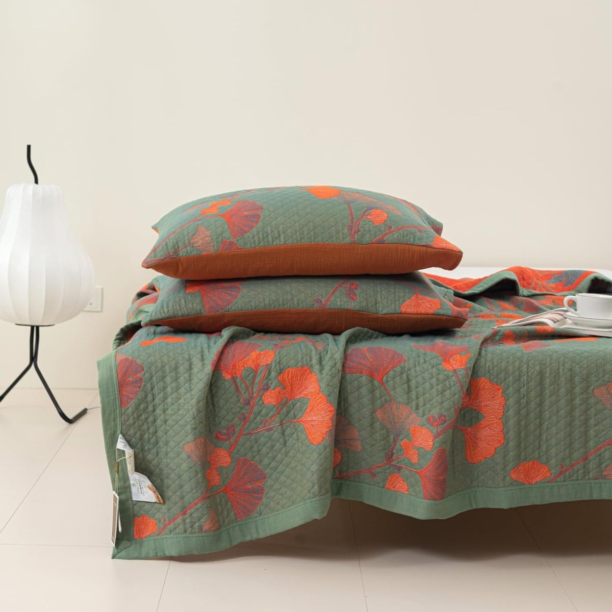 BowLift | GinkgoQuilt – Cotton Bedding Set with Botanical Reversible Design