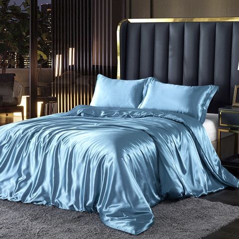 4-piece luxury set silk/satin bedding - 2x pillowcases and fitted sheet Bowlift