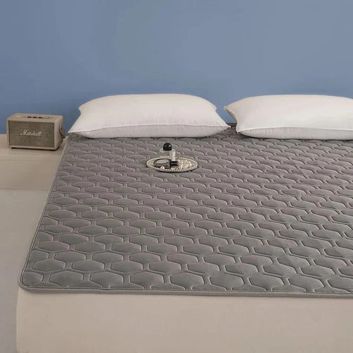 Quilted Cooling Mattress Pad with High-Density Cooling Fiber | Bowlift