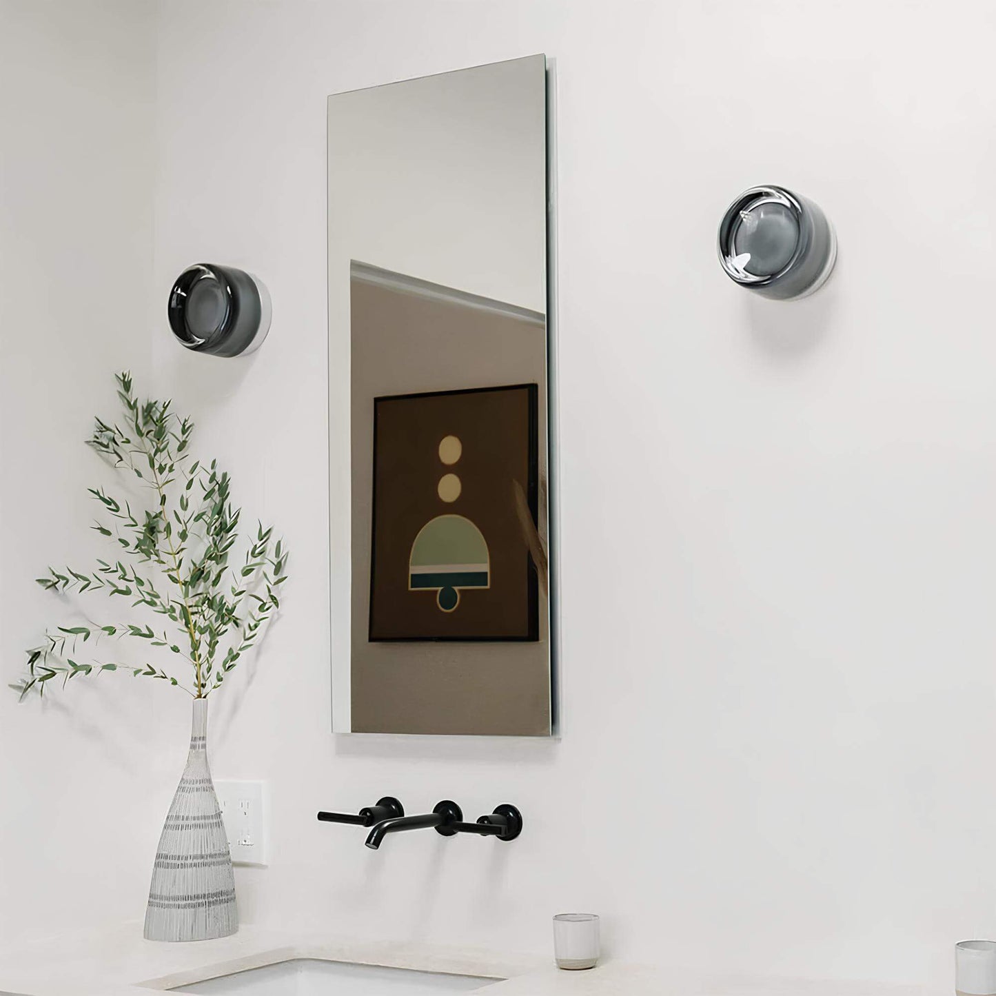 BowLift - Sleek, Elegant Wall Lamp for Contemporary Interiors