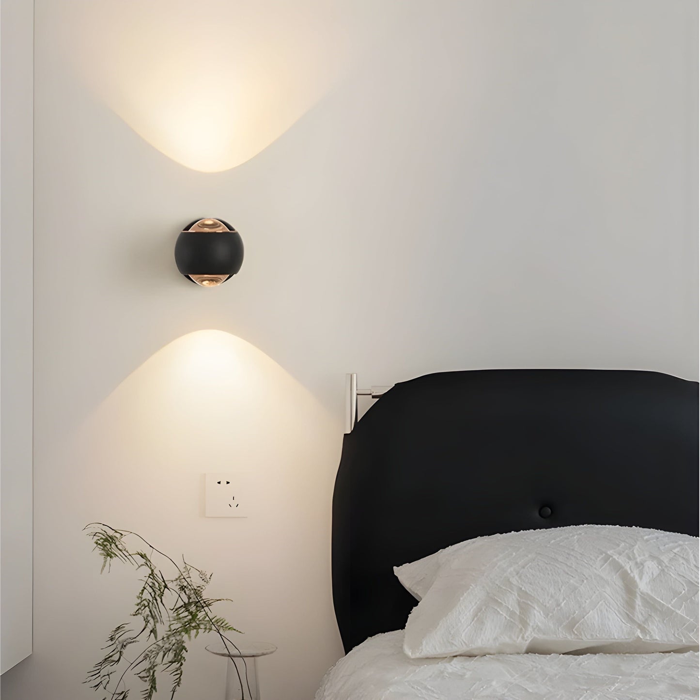 BowLift Light: Sleek, Modern Swivel Indoor Wall Lamp