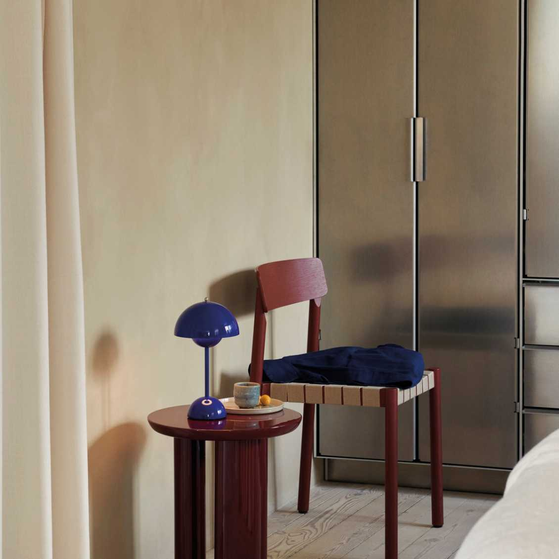 BowLift | SolarFlare LED Table Lamp – Dimmable Mood Lighting for Living Room & Bedroom | Modern, Energy-Efficient Design