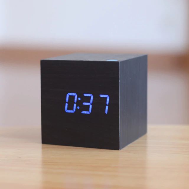 BowLift | CUBE DIGITAL DESK CLOCK