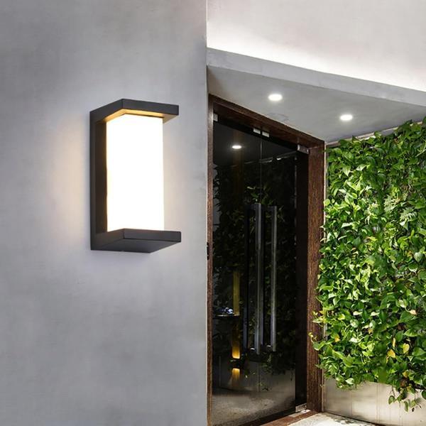 LZINA™ | Vertical LED Outdoor Light