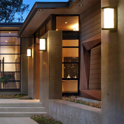 LZINA™ | Vertical LED Outdoor Light