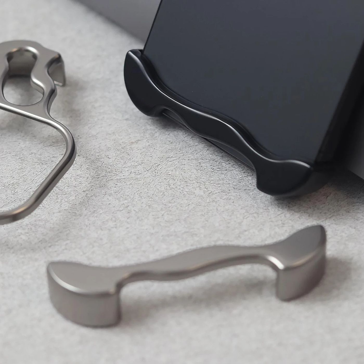 LZINA™ | Mobile Phone Case with Slim Minimalist Design