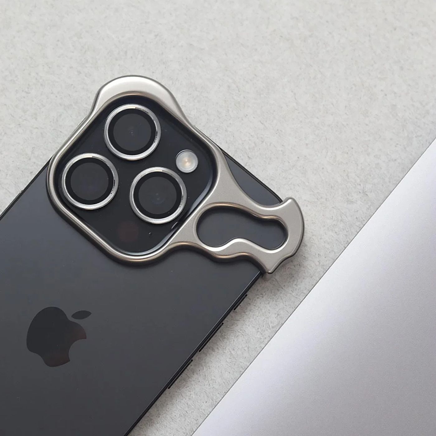 LZINA™ | Mobile Phone Case with Slim Minimalist Design