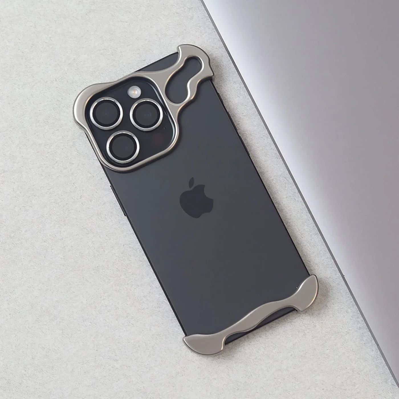 LZINA™ | Mobile Phone Case with Slim Minimalist Design