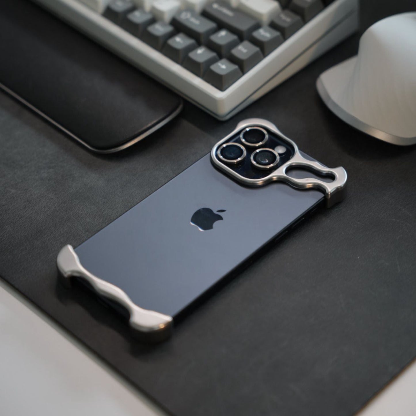 LZINA™ | Mobile Phone Case with Slim Minimalist Design