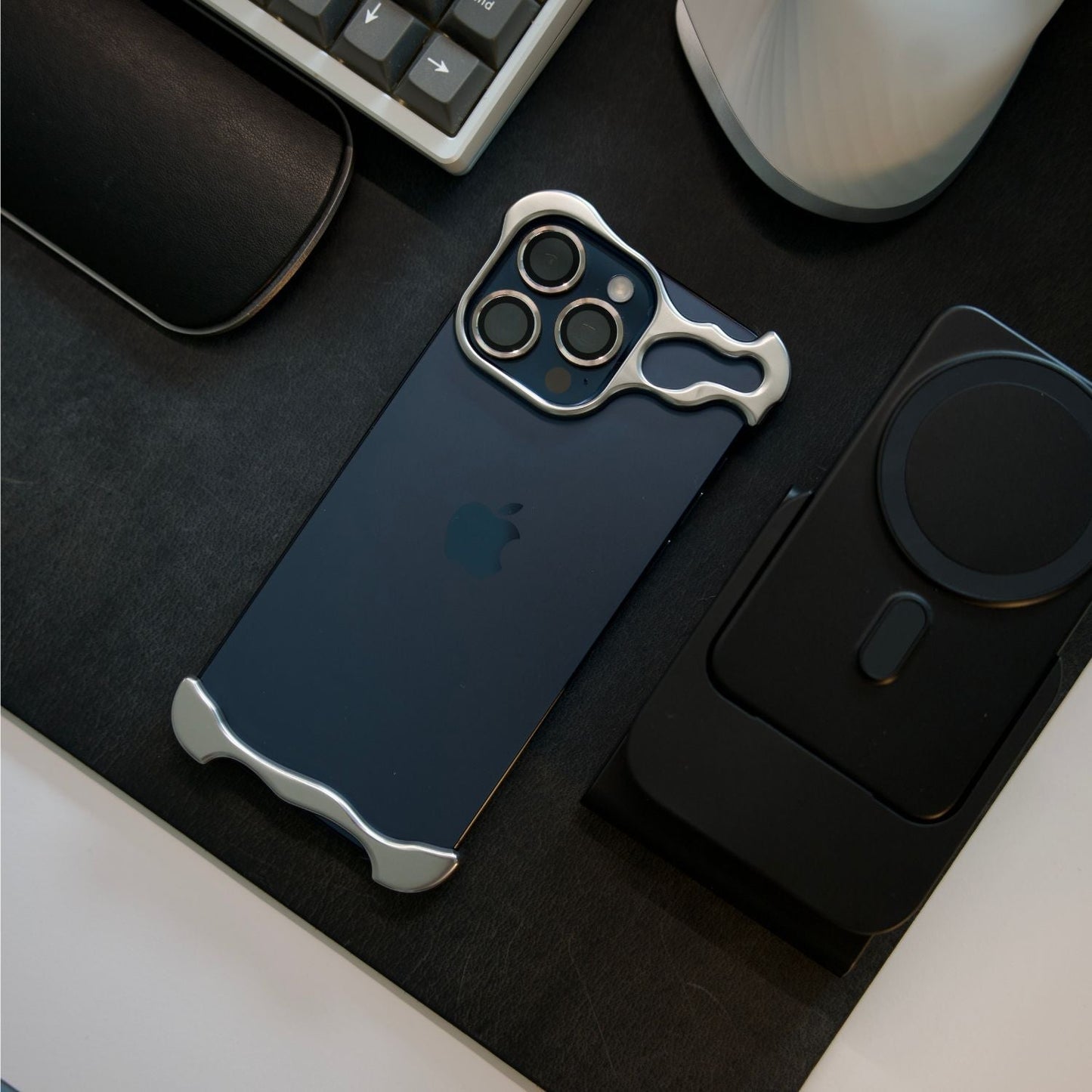 LZINA™ | Mobile Phone Case with Slim Minimalist Design