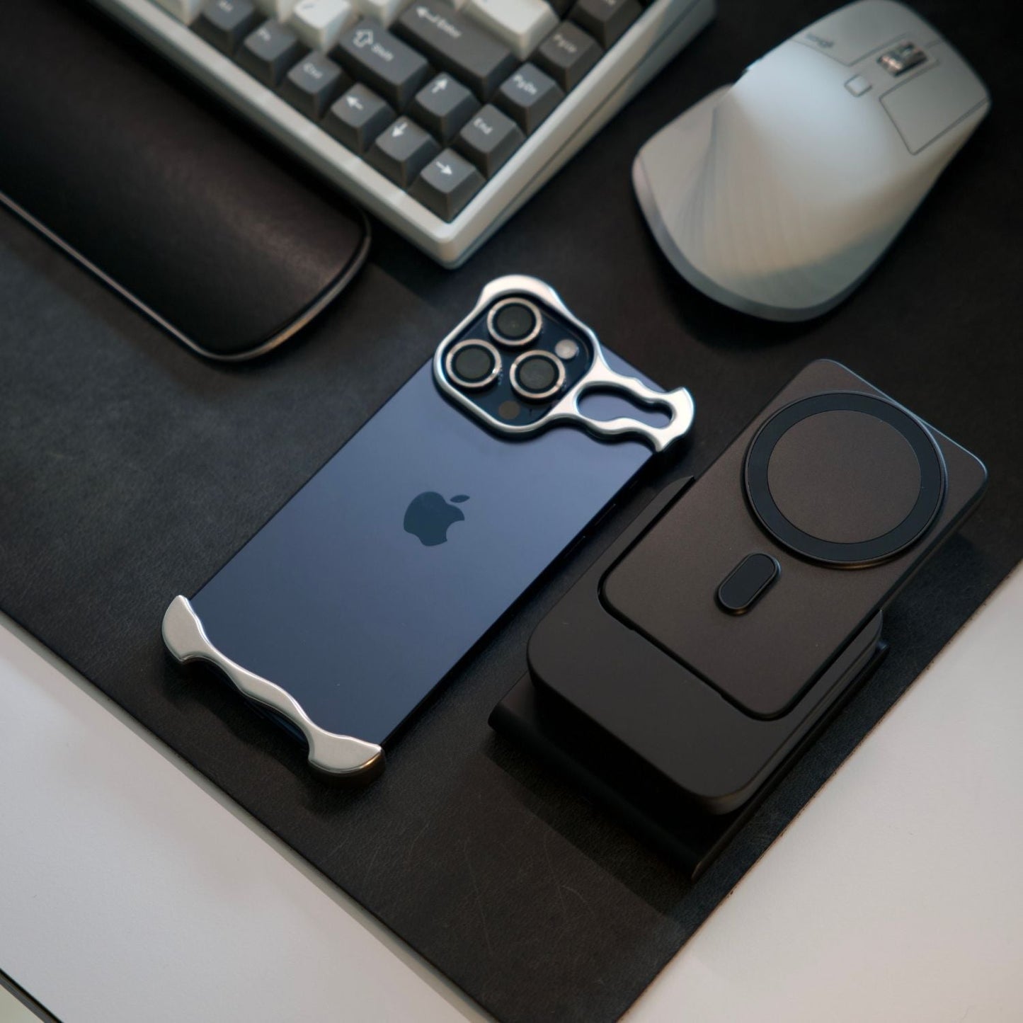 LZINA™ | Mobile Phone Case with Slim Minimalist Design