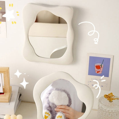 LZINA™ | Squiggly Makeup Mirror