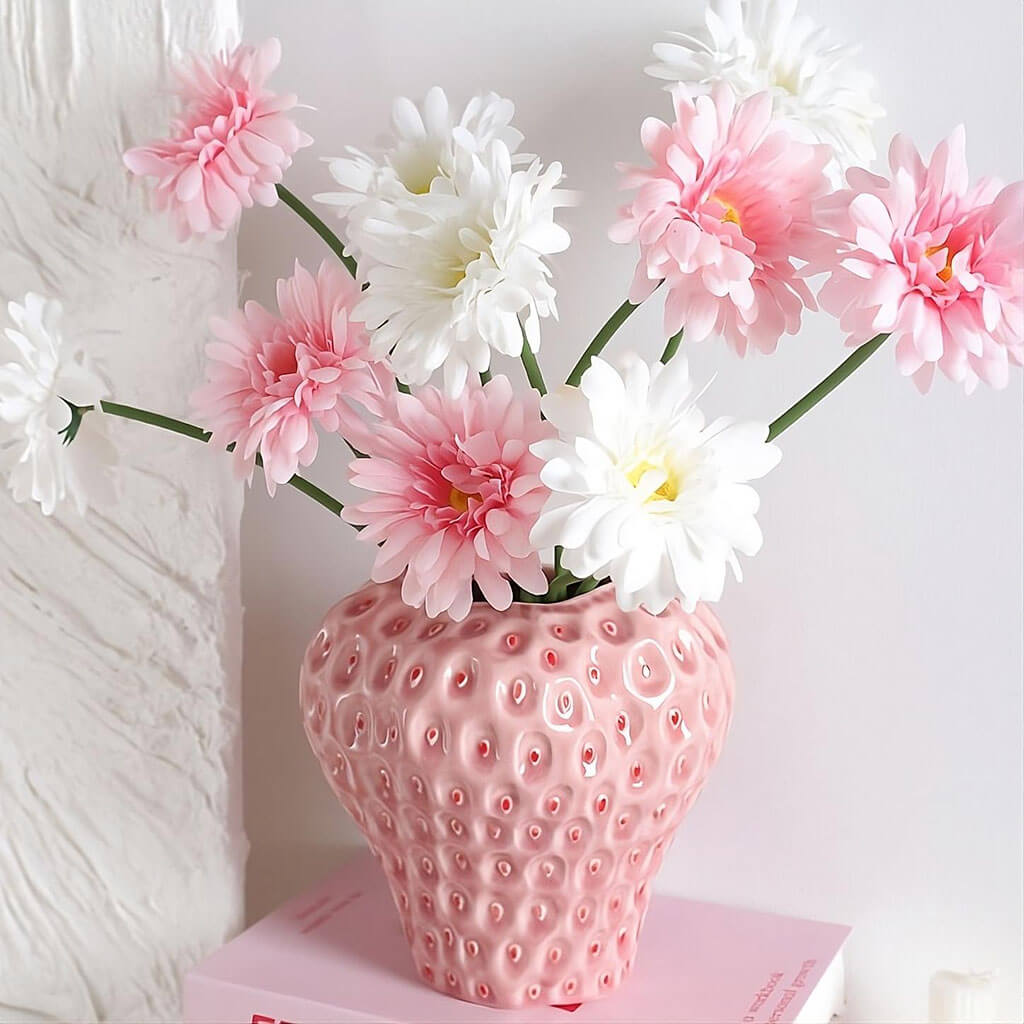 LZINA™ | Strawberry-structured ceramic vase