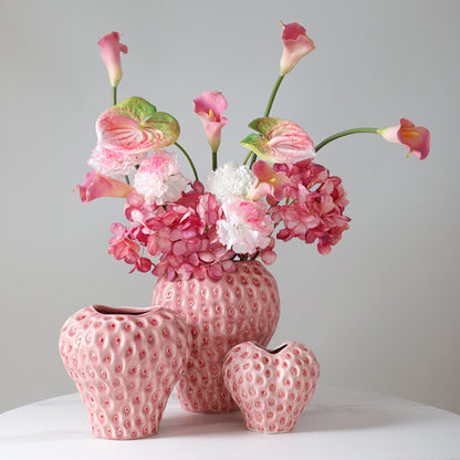LZINA™ | Strawberry-structured ceramic vase