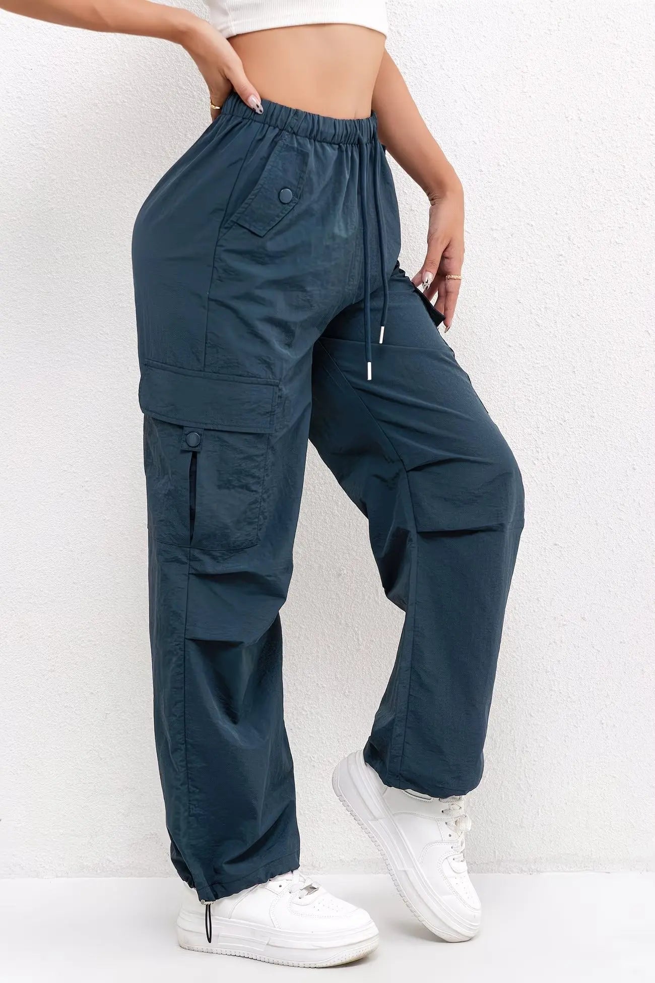 Parachute Trousers, Cargo Trousers & Cargo Pants – Drawstring Waist, Multi-Pocket Straight Leg Utility Pants with Adjustable Hem Cords, Relaxed Fit